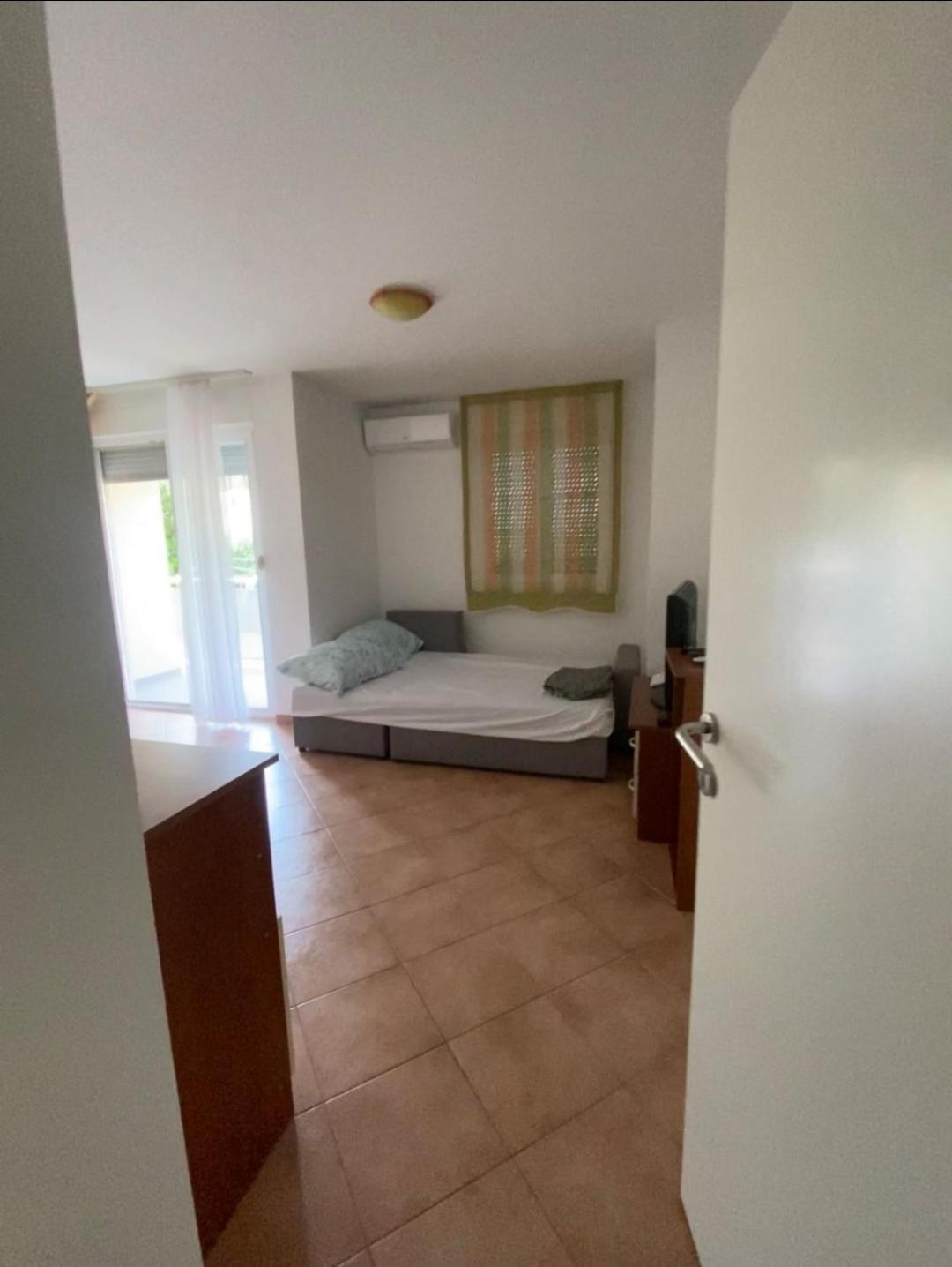Double Bed In Studio, By The Beach Near Split Kaštela Exteriér fotografie